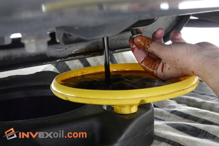 Everything you need to know about old engine oil disposal